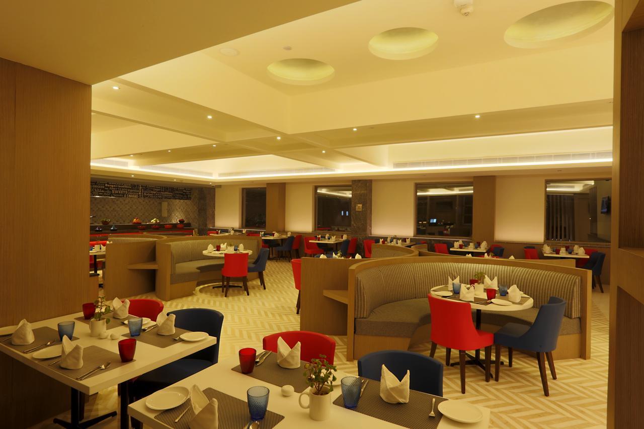 Ramada By Wyndham Lucknow Hotel And Convention Center Luaran gambar